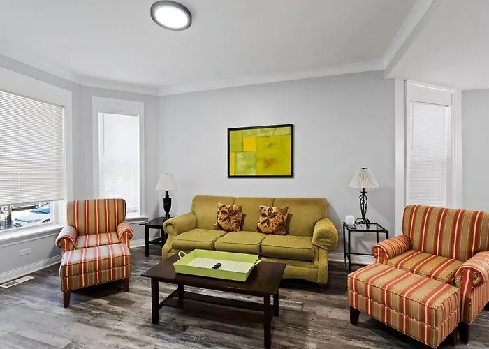 Newly Rehabbed Greystone With 2 Private Apartments, Backyard, Garage, Laundry, Close To Expressway * Chicago