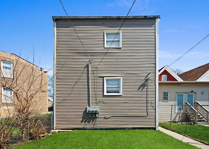 Newly Rehabbed Greystone With 2 Private Apartments, Backyard, Garage, Laundry, Close To Expressway