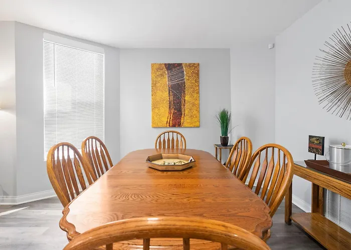 Apartment Newly Rehabbed Greystone With 2 Private Apartments, Backyard, Garage, Laundry, Close To Expressway *