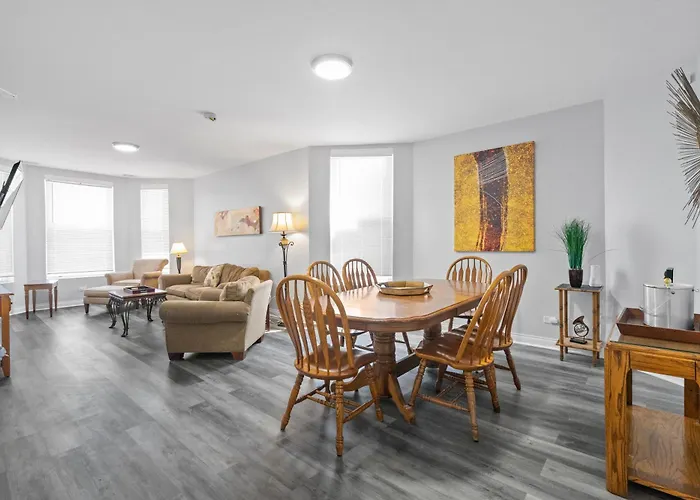 Apartment Newly Rehabbed Greystone With 2 Private Apartments, Backyard, Garage, Laundry, Close To Expressway Chicago
